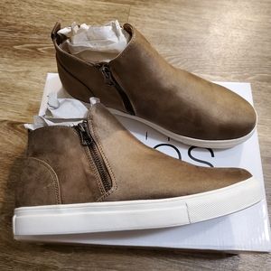 High top fashion sneakers